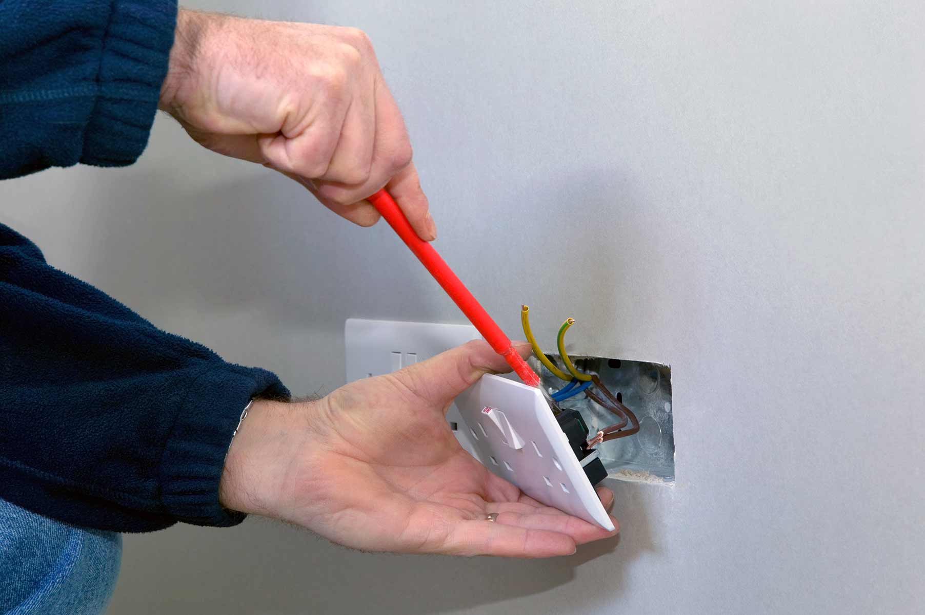 Our electricians can install plug sockets for domestic and commercial proeprties in Castleford and the local area. 